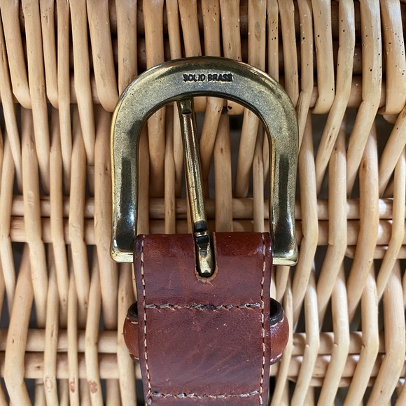 L.L. Bean Men's Genuine Leather Brown Belt Size 32 - Picture 8 of 9